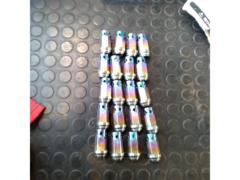 THUNDER
BLOT
Aluminum nut set
Titanium color
M 12 x P 1 .25
Twenty
H19mm