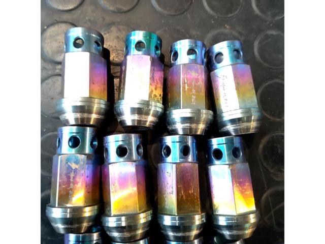 THUNDER
BLOT
Aluminum nut set
Titanium color
M 12 x P 1 .25
Twenty
H19mm
