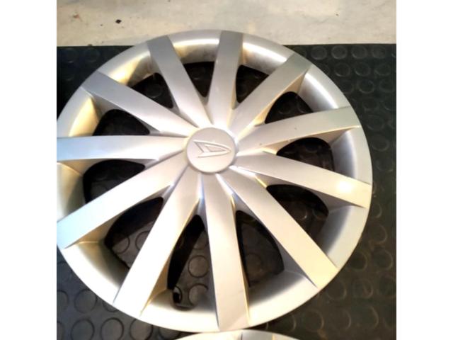 Daihatsu original wheel cap
13 inches