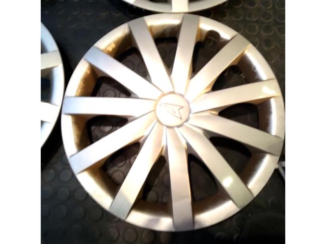 Daihatsu original wheel cap
13 inches