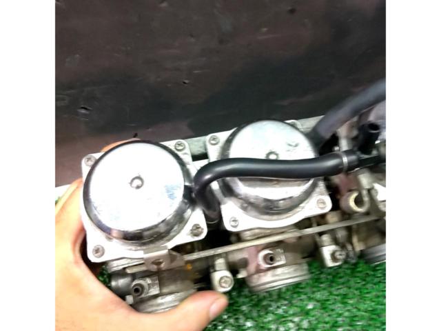 KAWASAKI 純正キャブレータ【ゼファー1100】