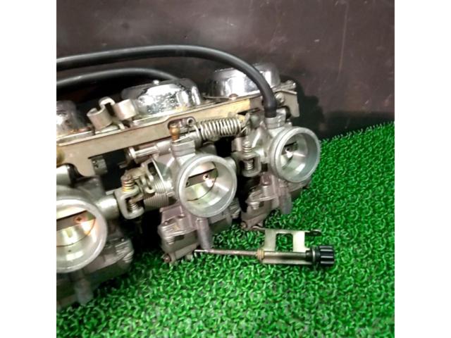 KAWASAKI 純正キャブレータ【ゼファー1100】