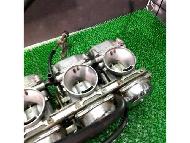 KAWASAKI 純正キャブレータ【ゼファー1100】