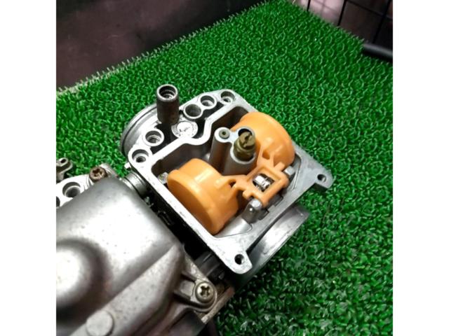 KAWASAKI 純正キャブレータ【ゼファー1100】