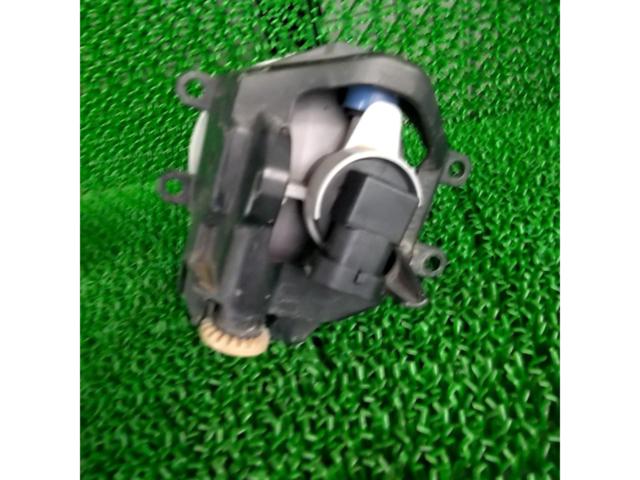 TOYOTA純正ハロゲンフォグランプ【30系プリウス後期】