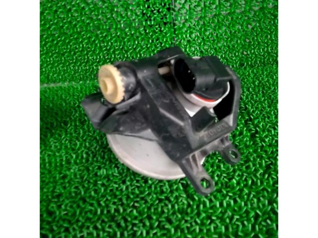 TOYOTA純正ハロゲンフォグランプ【30系プリウス後期】