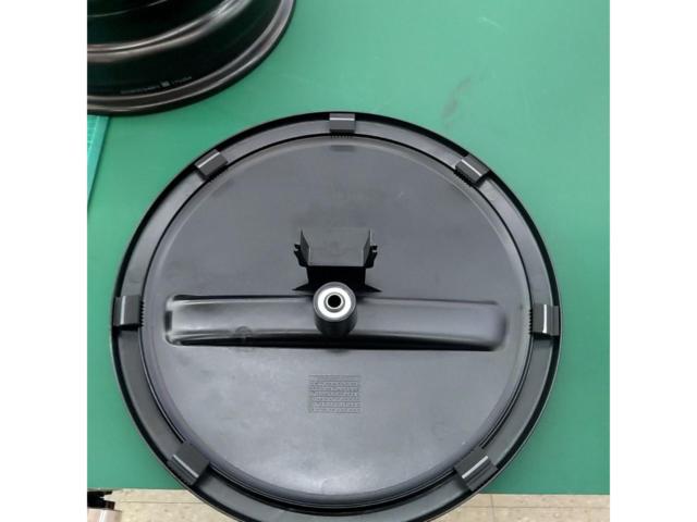 Suzuki genuine
Rear wheel/bracket/cover for Jimny