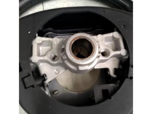DAIHATSU genuine
MOMO leather steering wheel for L175S/MOVE etc.