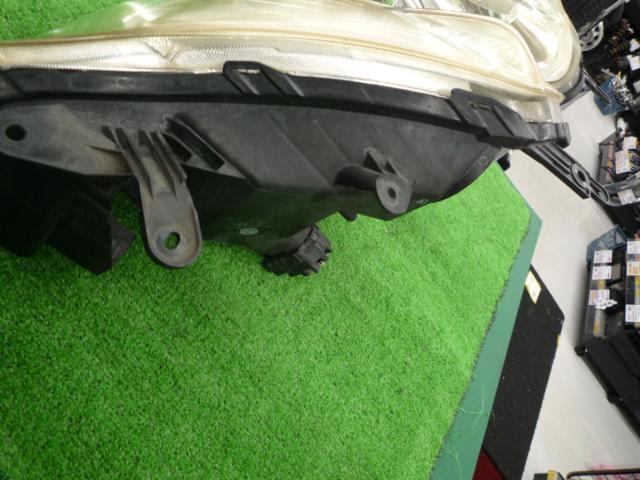 【日産純正】ブルーバードシルフィ純正ヘッドライト  KOITO 100-63823  前期