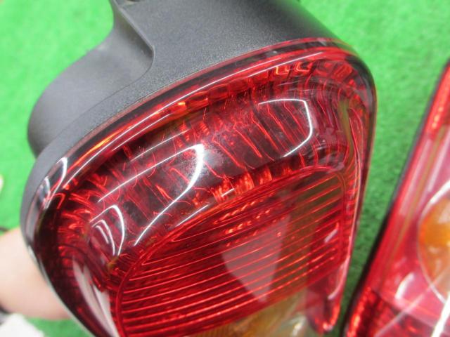 MINI R55クラブマン前期純正テールレンズ