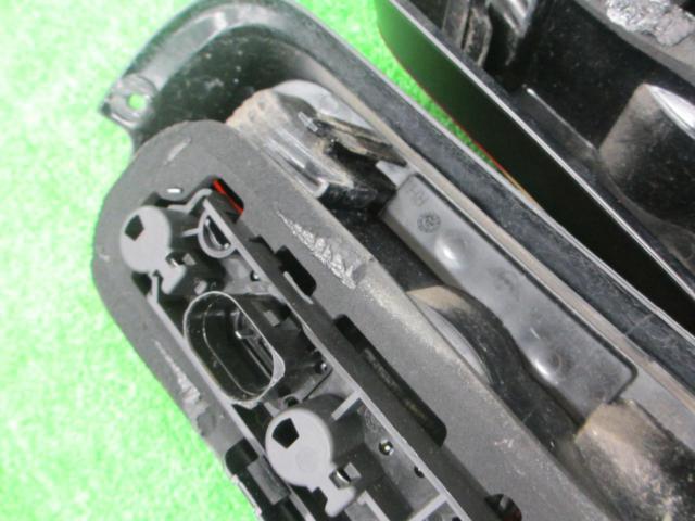 MINI R55クラブマン前期純正テールレンズ