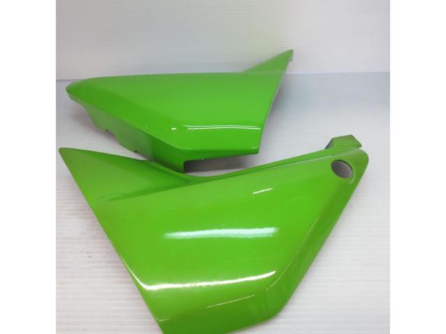 【KAWASAKI】ZRX400 サイドカバー 左右セット