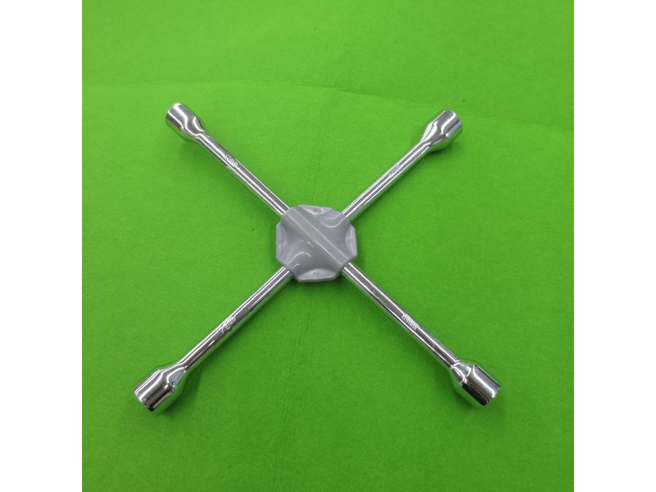 Cross wrench from an unknown manufacturer
17mm / 19mm / 21mm