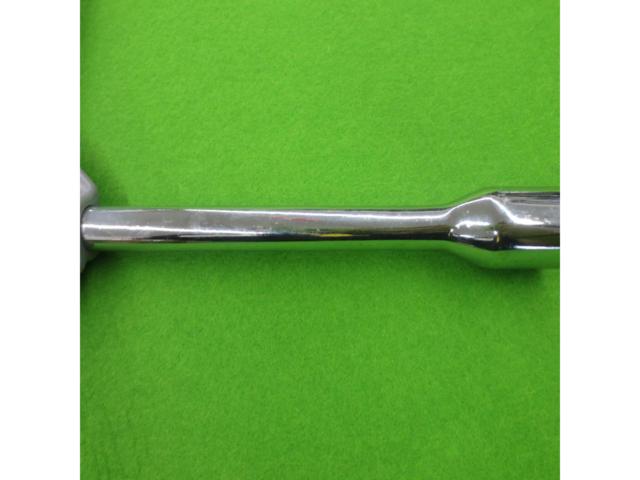 Cross wrench from an unknown manufacturer
17mm / 19mm / 21mm