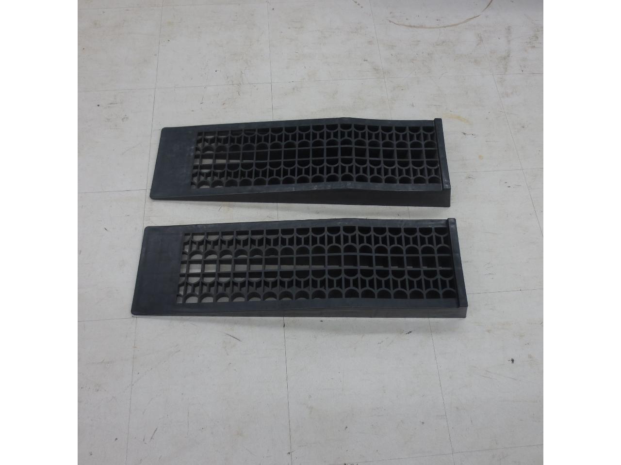 Unknown Manufacturer
Plastic car slope