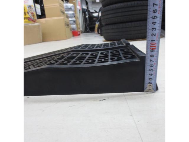 Unknown Manufacturer
Plastic car slope