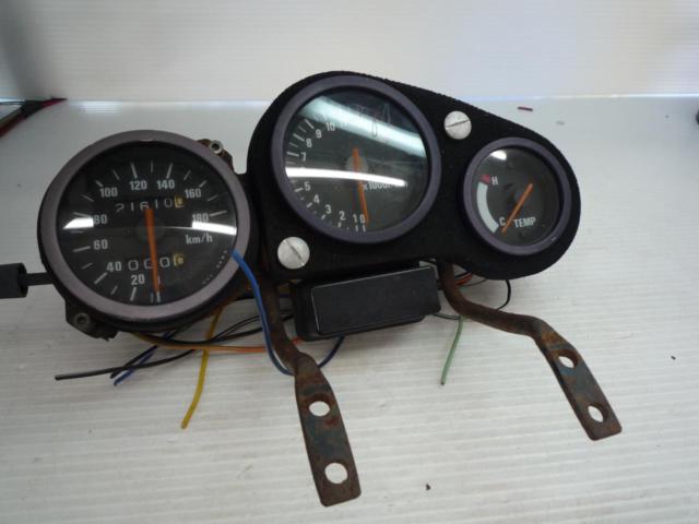 【SUZUKI】純正メーター (純正スピードメーター)  RGV250γ/VJ22A