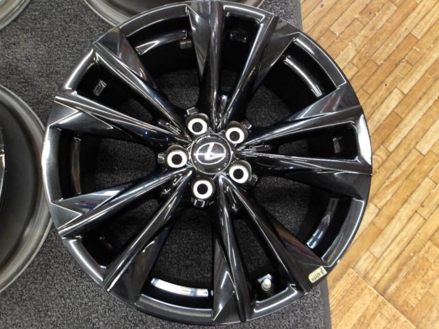 Genuine LEXUS parts
ES 300 h
F Sport
Original wheel