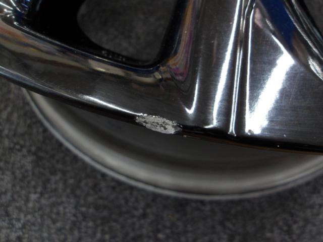 Genuine LEXUS parts
ES 300 h
F Sport
Original wheel
