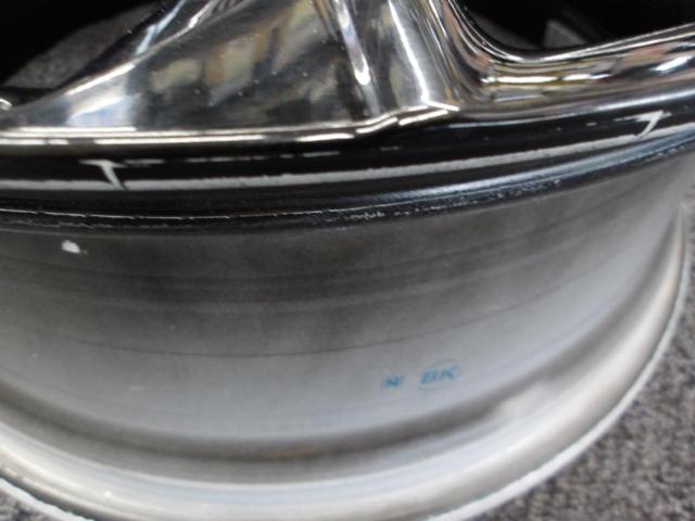 Genuine LEXUS parts
ES 300 h
F Sport
Original wheel