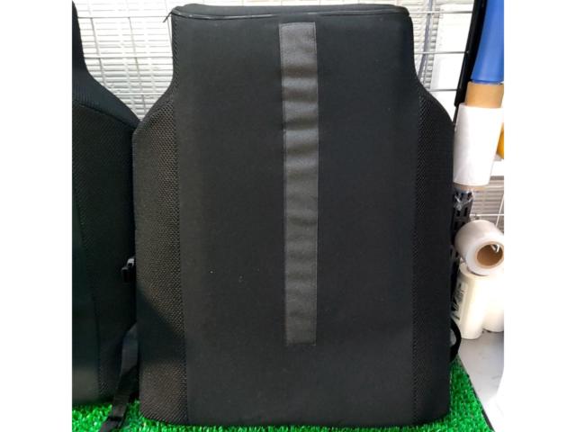 Unknown Manufacturer
Reclining cushion
Two