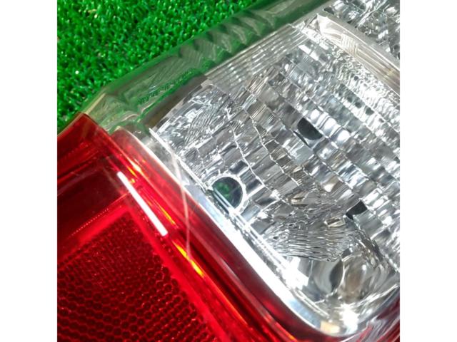 ワケアリ 【トヨタ純正】200系ハイエース 後期純正テールレンズ(4型～)