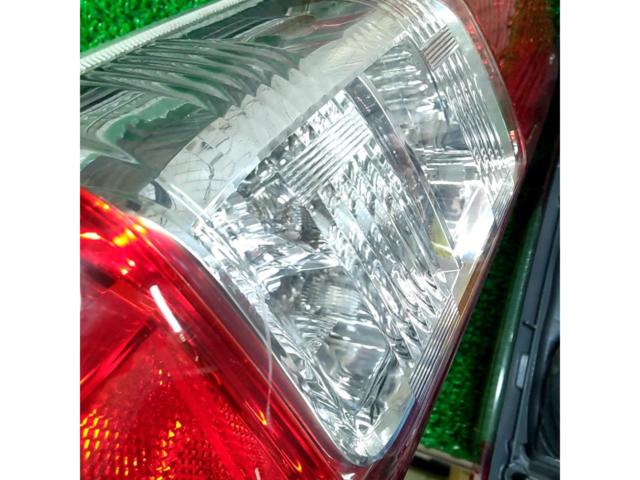 ワケアリ 【トヨタ純正】200系ハイエース 後期純正テールレンズ(4型～)