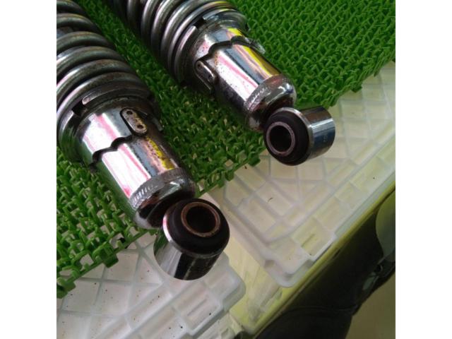Harley
Davidson
XL883
Sport star
Genuine
Rear
Shock