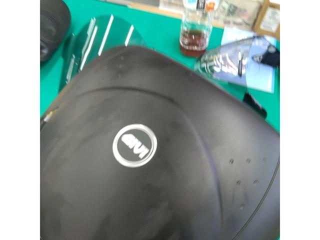 GIVI E30TN2D モノロックケース