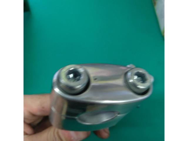 Unknown Manufacturer
Handle
Clamp
[HONDA
CB1300SF