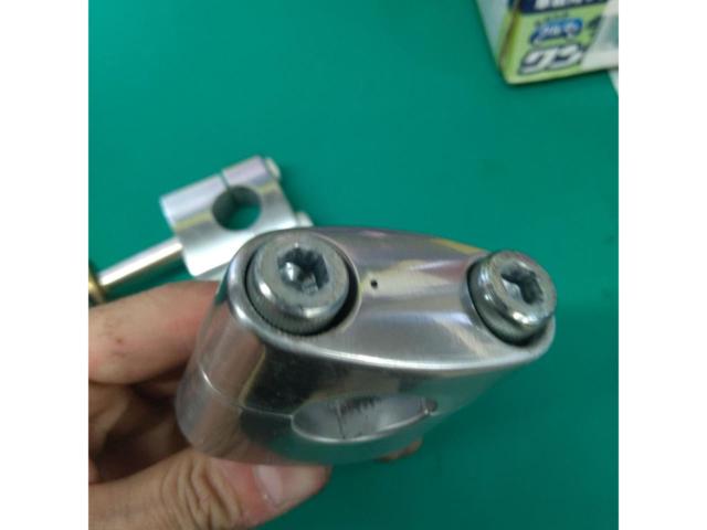 Unknown Manufacturer
Handle
Clamp
[HONDA
CB1300SF