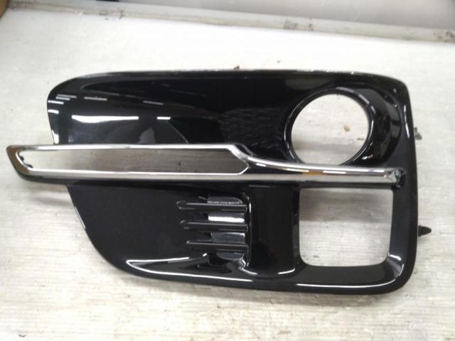 Subaru genuine Levorg
Fog cover