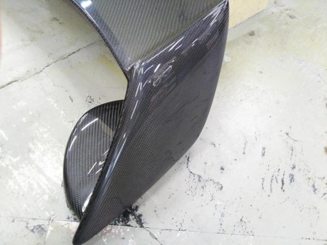 メーカー不明 カーボンリアウイング