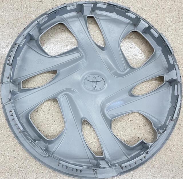 【トヨタ純正】 MXPK11 アクア 15インチ純正ホイールキャップ シルバー 4枚セット