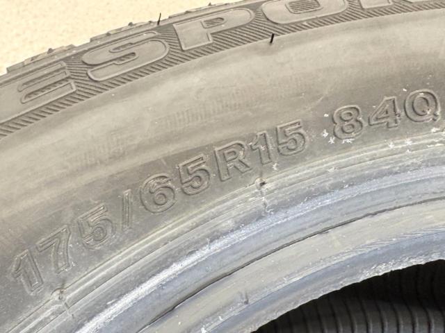 AUTOBACS ICE ESPORTE 175/65R15 84Q 2025年製 1本のみ