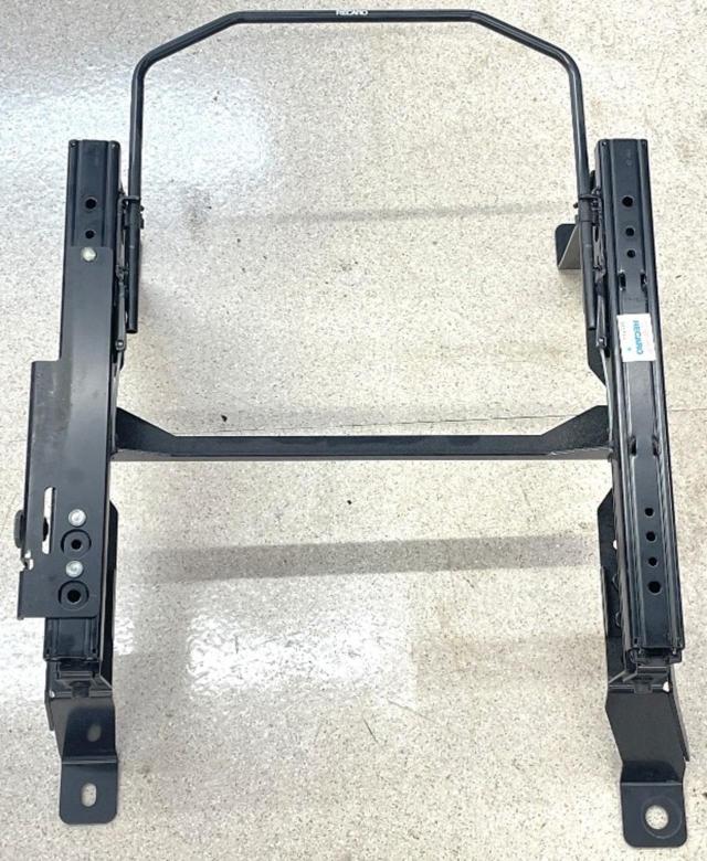 【RECARO】 ベースフレーム/シートレール ホンダ ステップワゴン RK1/RK2/RK5 右席 【2085.175.2】