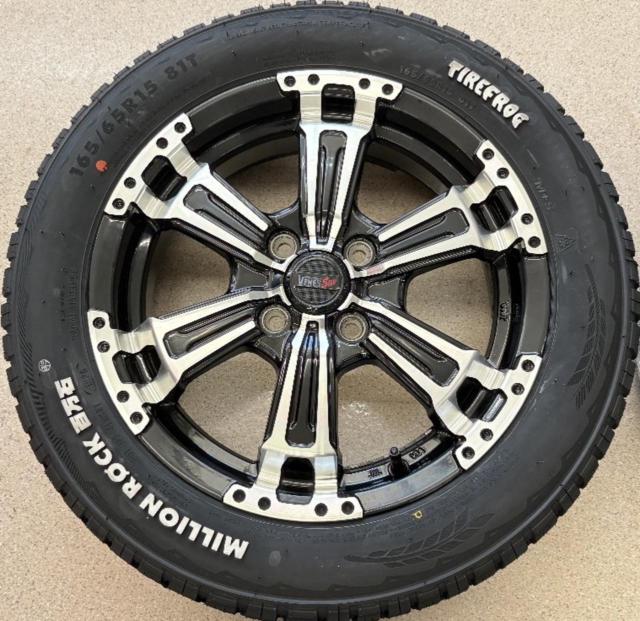Unused tires + used aluminum wheel set
VENES
SUV
+TIREFLOG
MILLIONROCK
Hyakumangoku
165 / 65R15
81T
White Lettering (WL)
Made in 2026
4 pieces set