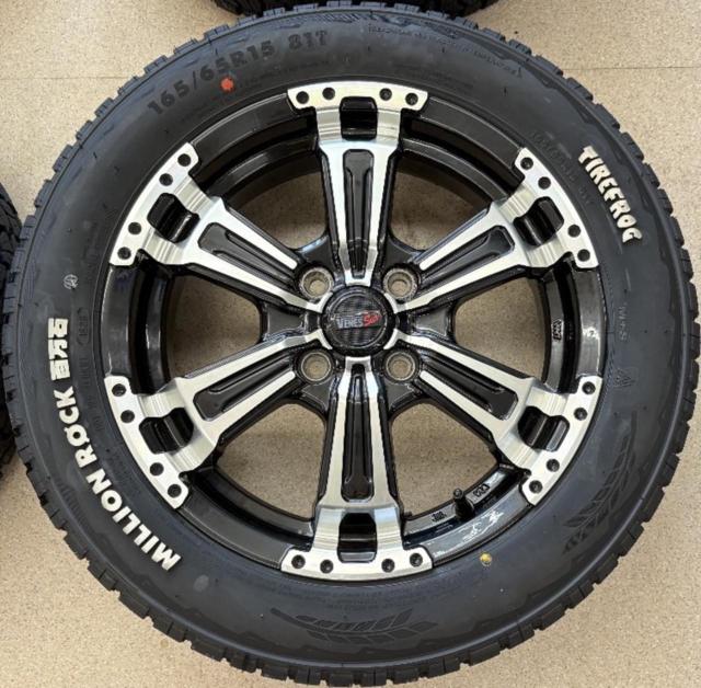 Unused tires + used aluminum wheel set
VENES
SUV
+TIREFLOG
MILLIONROCK
Hyakumangoku
165 / 65R15
81T
White Lettering (WL)
Made in 2026
4 pieces set