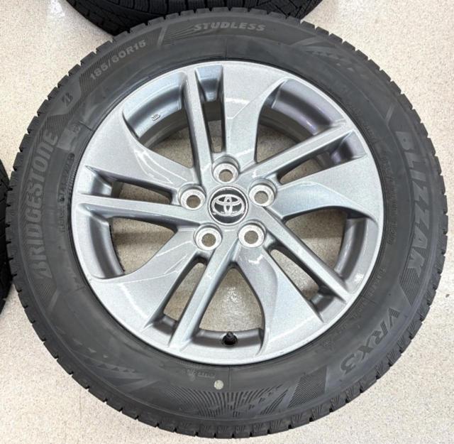トヨタ(TOYOTA) 170系シエンタ純正 + BRIDGESTONE(ブリヂストン) BLIZZAK VRX3 185/60R15 84Q 2024年製 4本