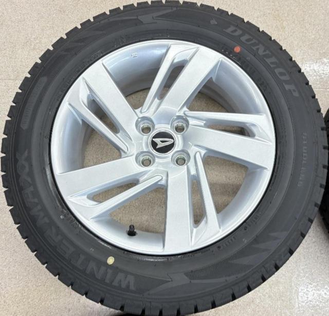 ダイハツ(DAIHATSU) ロッキー純正 + DUNLOP(ダンロップ) WINTERMAXX02 WM02 195/65R16 92Q 2025年製 4本