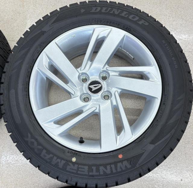 ダイハツ(DAIHATSU) ロッキー純正 + DUNLOP(ダンロップ) WINTERMAXX02 WM02 195/65R16 92Q 2025年製 4本