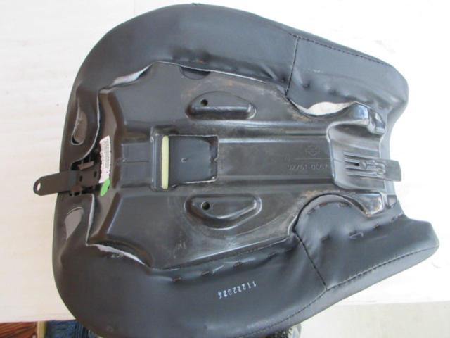 Harleydavidson ダイナFLD純正ソロシート (Z09138)