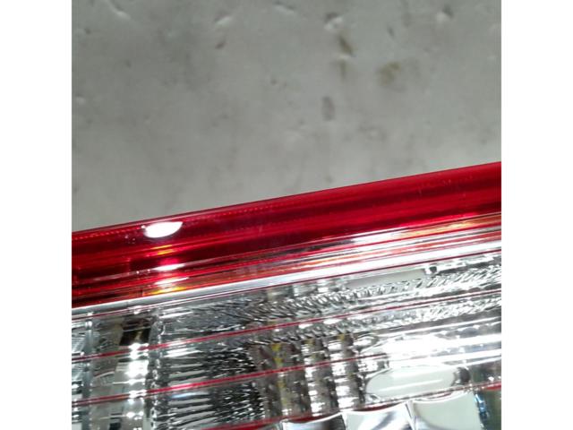 ※助手席側のみ 日産 Z12キューブ純正テールレンズ (Z09157)
