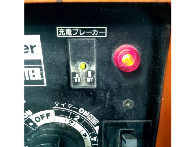 ※現状販売 CELLSTAR CC-2200DX バッテリー充電器 (Z09311)