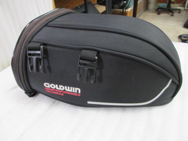 GOLDWin スポーツシェイプシートバッグ (Z09335)