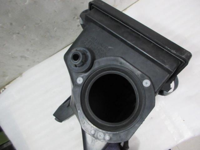 SUBARU インプレッサ WRX/GDB 純正エアクリーナーBOX (Z09806)