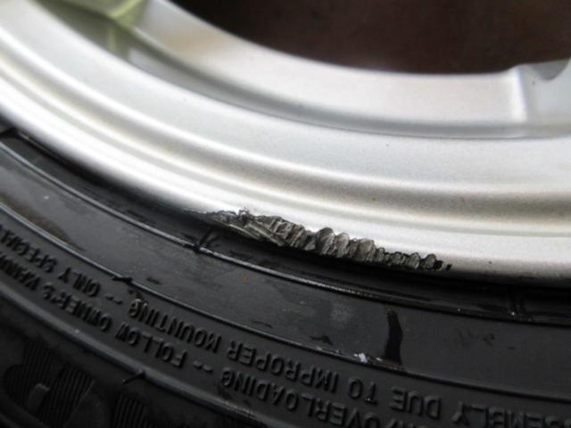 YOKOHAMA WEZEN+GOODYEAR ICENAVI8 (Z09051)