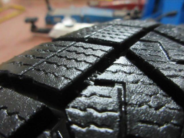 プジョー 208 純正ホイール + DUNLOP WINTERMAXX WM03 (Z09179)