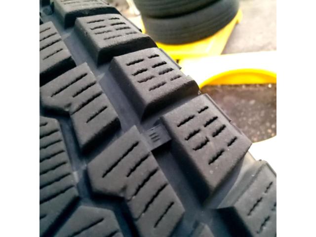 BRIDGESTONE ECO FORME CRS12 + YOKOHAMA iceGUARD G075 (Z09319)