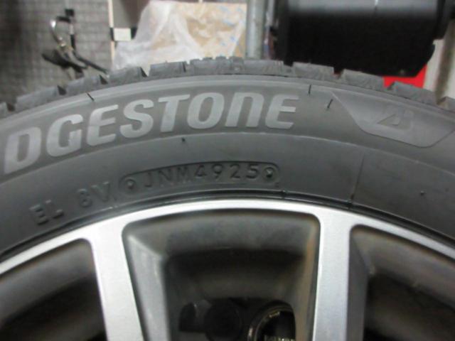 BRIDGESTONE BALMINUM AR12 + BRIDGESTONE BLIZZAK VRX3 (Z09239)